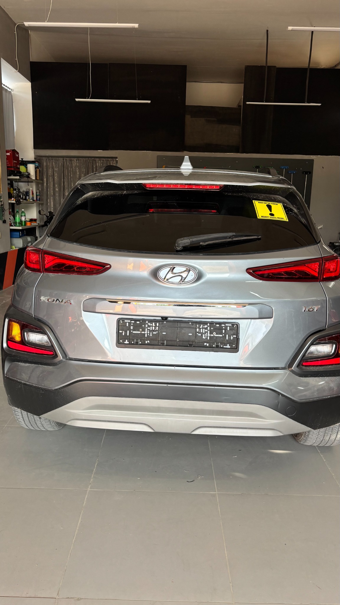 Hyundai Kona после ремонта крышки багажника без покраски